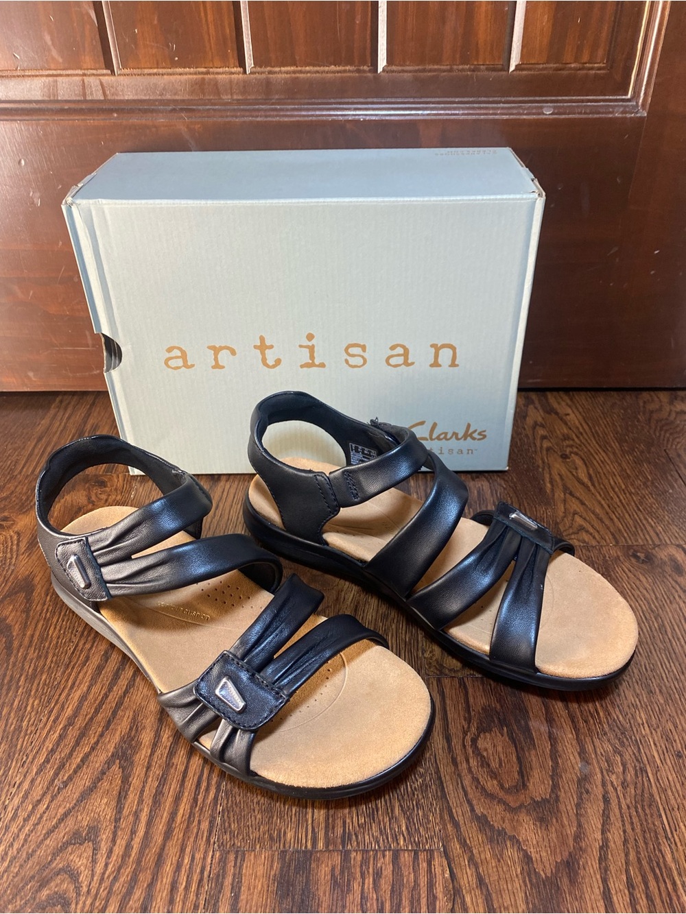 Clarks Artisan Kitly Ave Women’s 8.5 Black Leather Comfort Strappy Sandals NIB